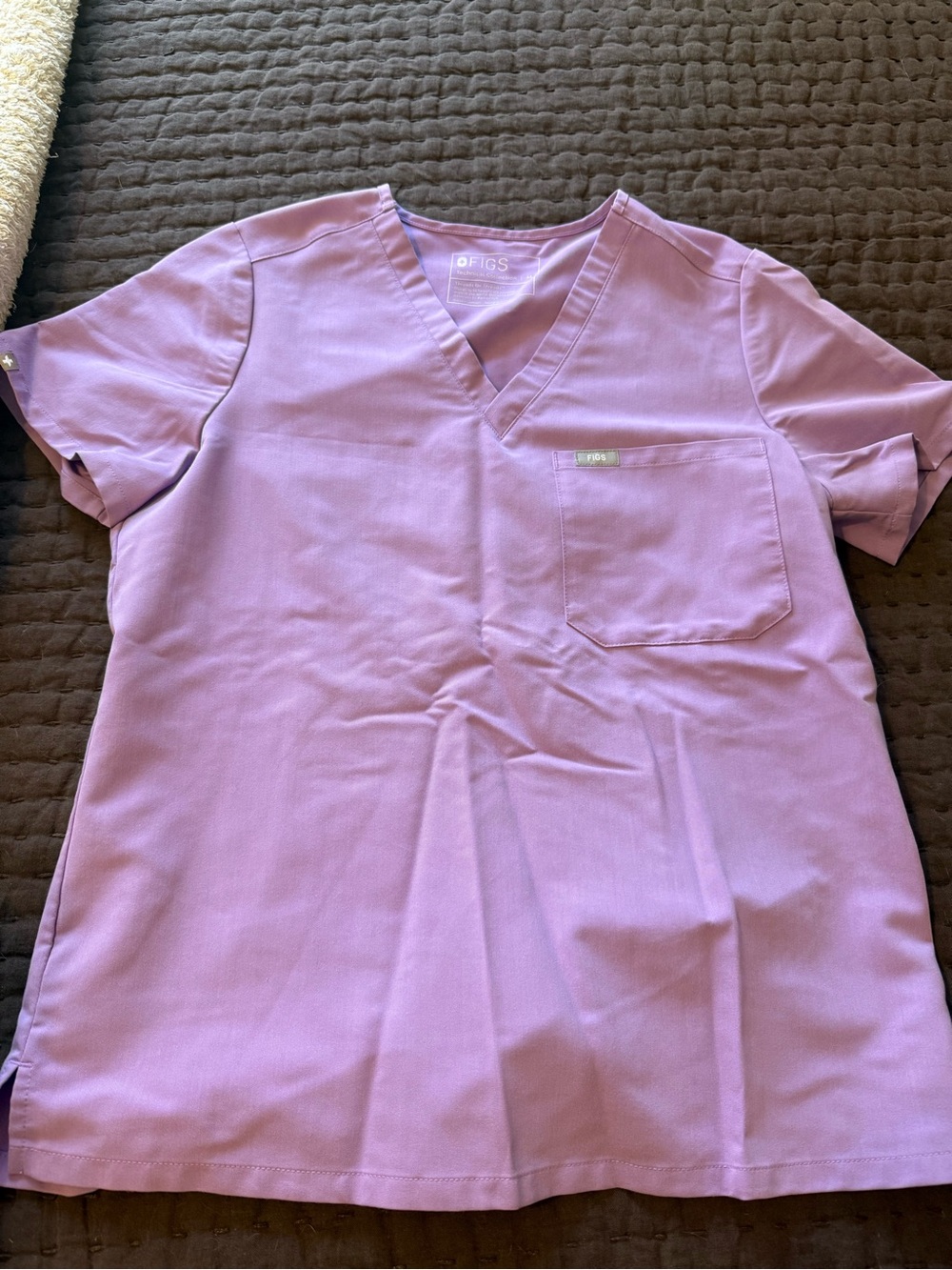 Figs Technical Collection V‑Neck Scrub Top in Lavender
